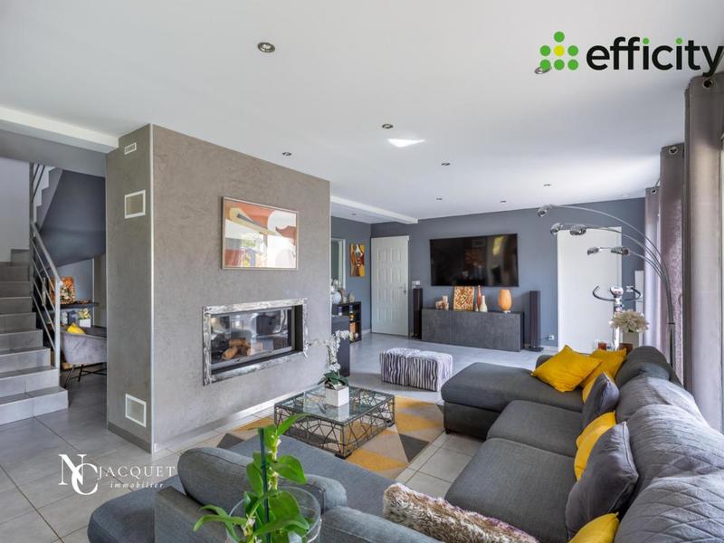 Maison - 161 m² - 7 pièces