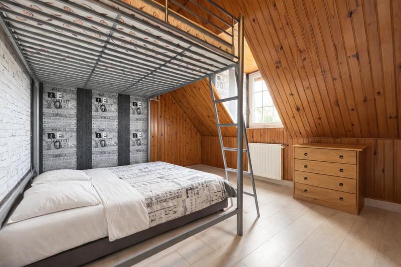 Maison - 106 m² - 7 pièces