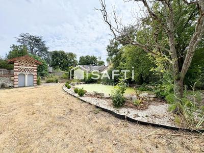 Maison - 295 m² - 10 pièces