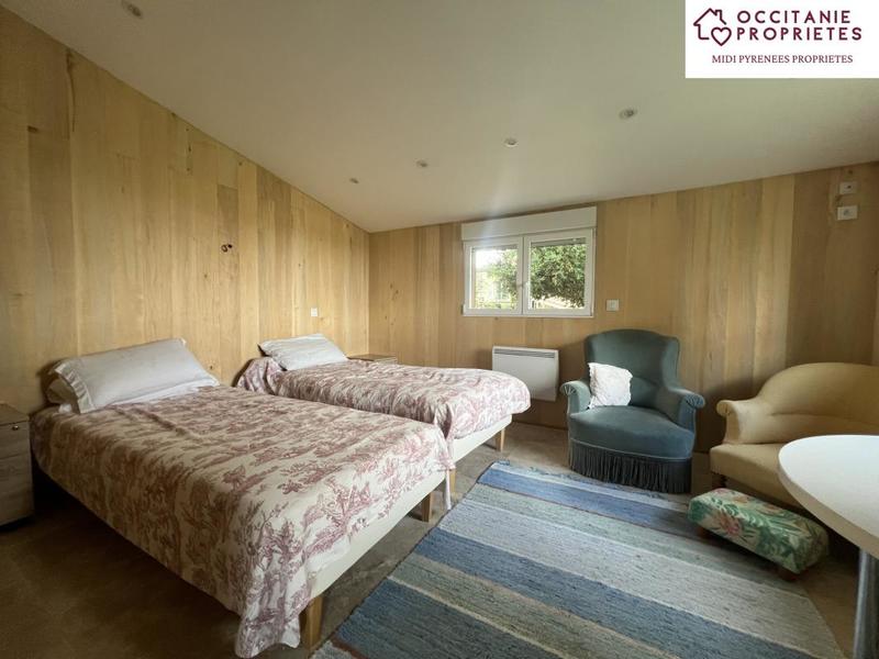 Propriété - 356 m² - 15 pièces