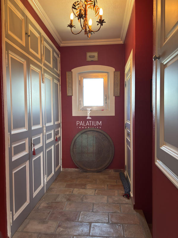 Maison - 500 m² - 15 pièces