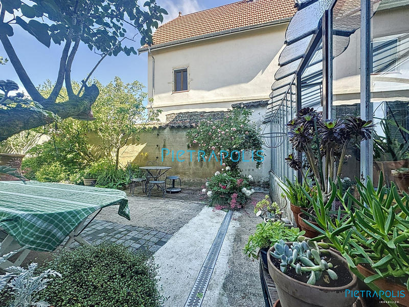 Maison - 198 m² - 7 pièces