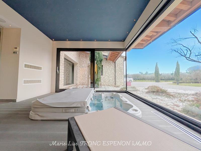 Mas - 471 m² - 15 pièces