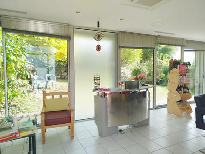 Fonds de commerce - Magasins - 62 m²