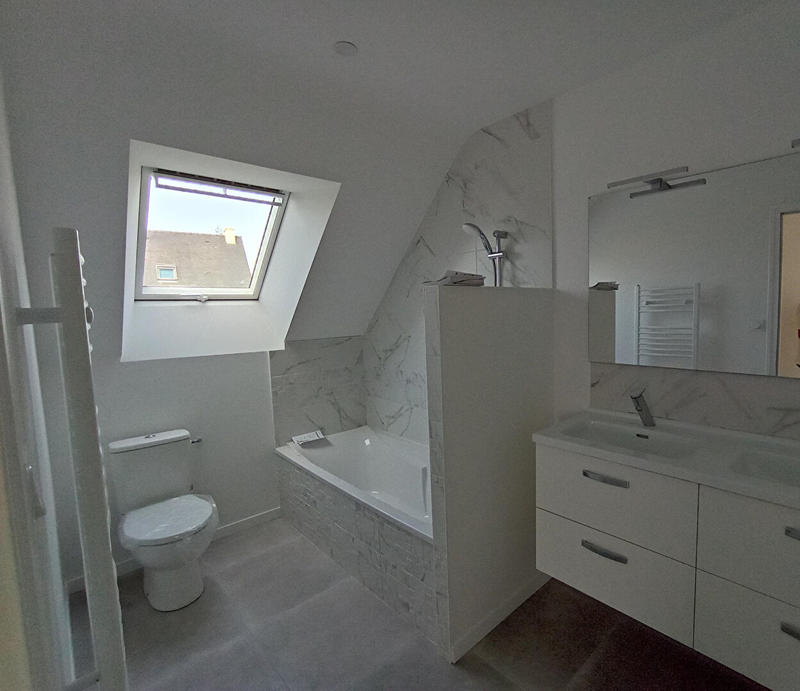 Maison - 92 m² - 5 pièces