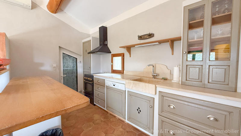 Mas - 264 m² - 8 pièces