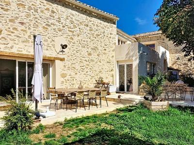 Maison - 467 m² - 13 pièces