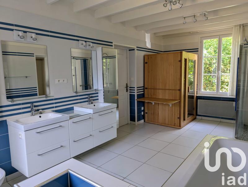 Maison - 369 m² - 9 pièces