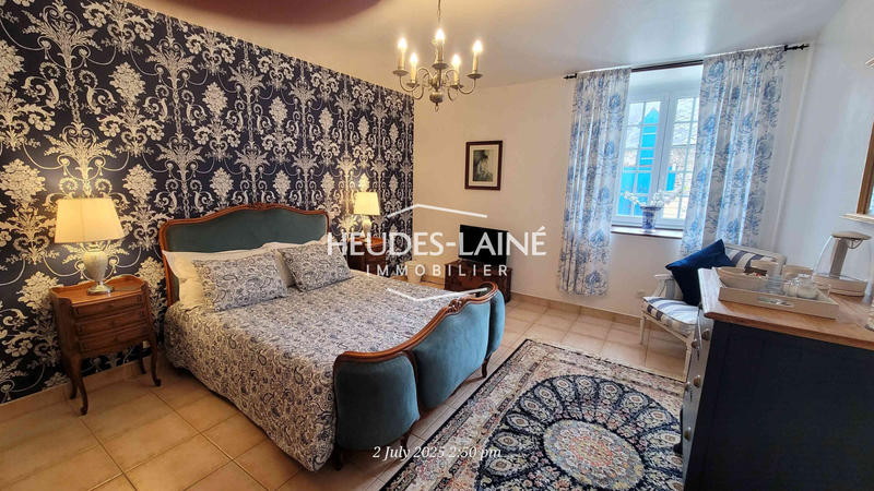 Maison - 330 m² - 10 pièces