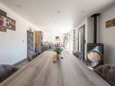 Maison traditionnelle - 112 m² - 5 pièces