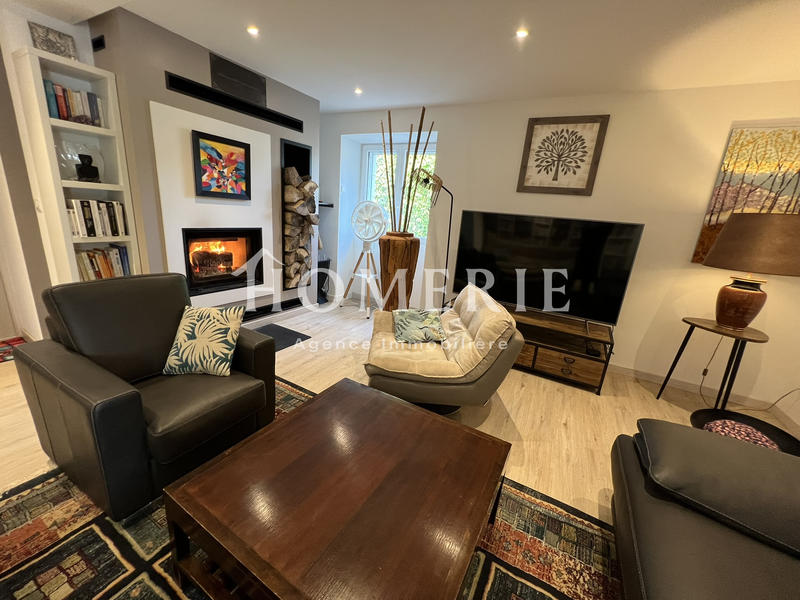 Maison - 232 m² - 7 pièces