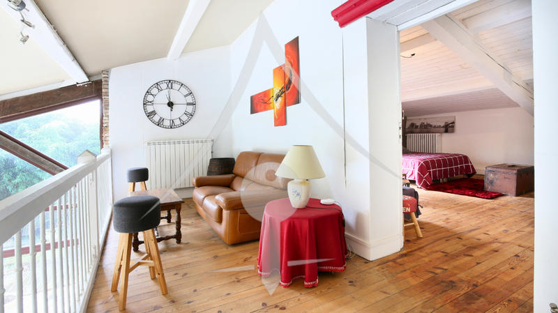 Propriété - 450 m² - 11 pièces