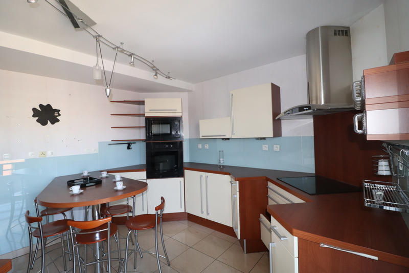 Appartement - 185 m² - 5 pièces