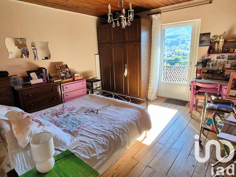 Maison - 232 m² - 8 pièces