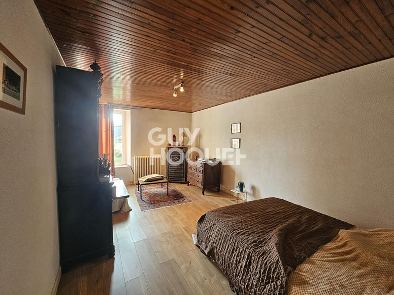 Maison - 256 m² - 6 pièces