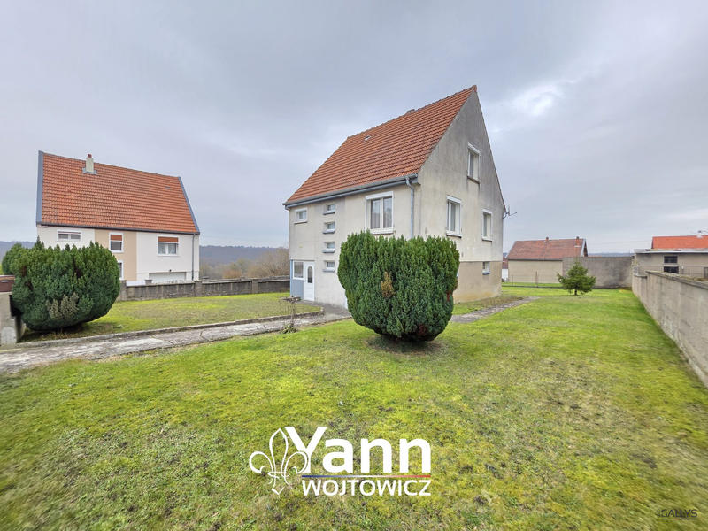 Maison - 96 m² - 5 pièces