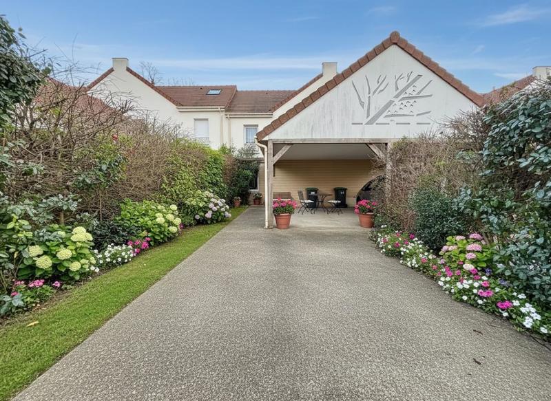 Maison - 80 m² - 5 pièces