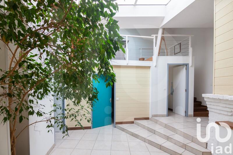 Maison - 241 m² - 6 pièces