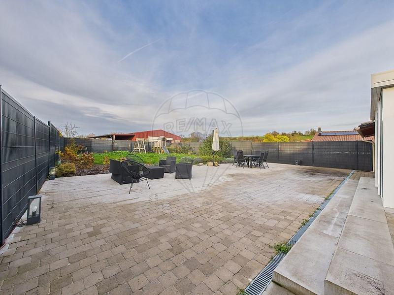 Maison - 143 m² - 6 pièces