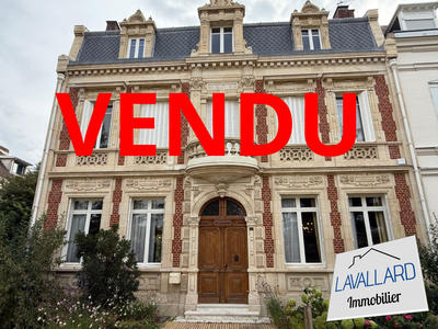 Maison - 290 m² - 8 pièces