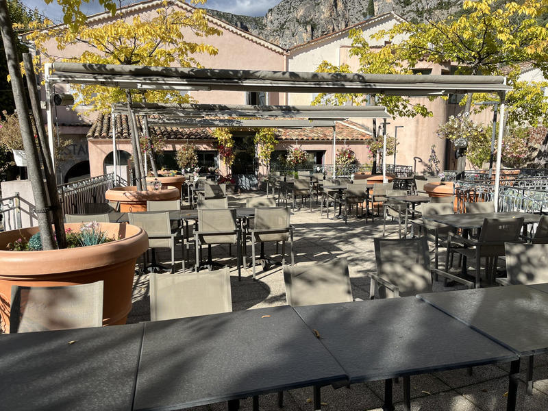 Fonds de commerce - 1 525 m²