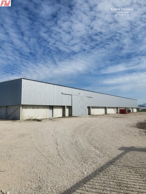 Grange - 1 712 m² - 1 pièce