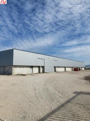 Grange - 1 712 m² - 1 pièce