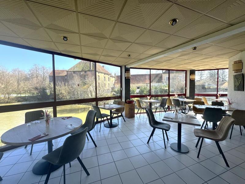 Local commercial - 350 m² - 10 pièces