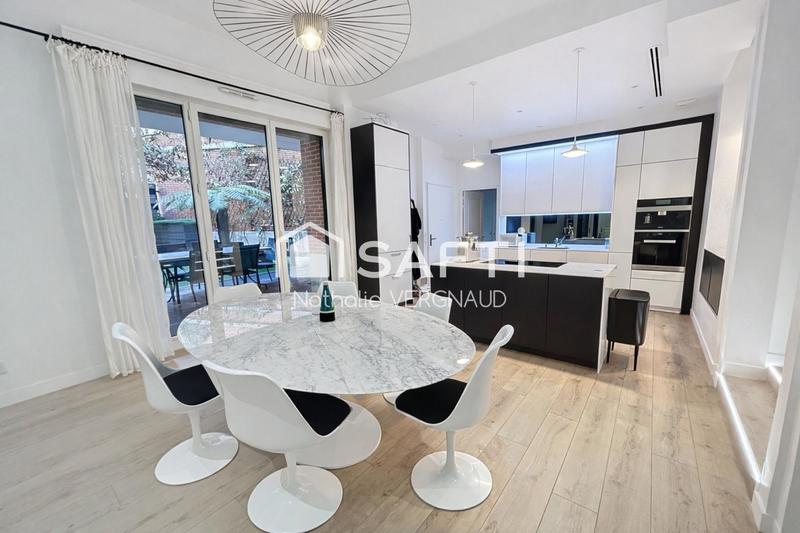 Appartement - 140 m² - 5 pièces