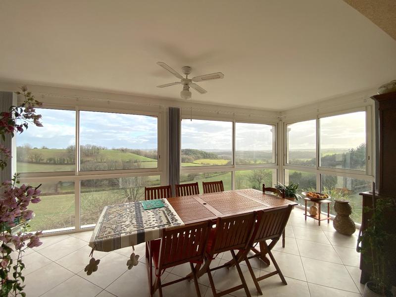 Maison - 180 m² - 6 pièces