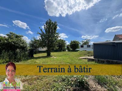 Terrain constructible - 884 m²