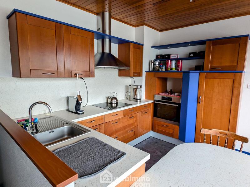 Maison - 234 m² - 8 pièces