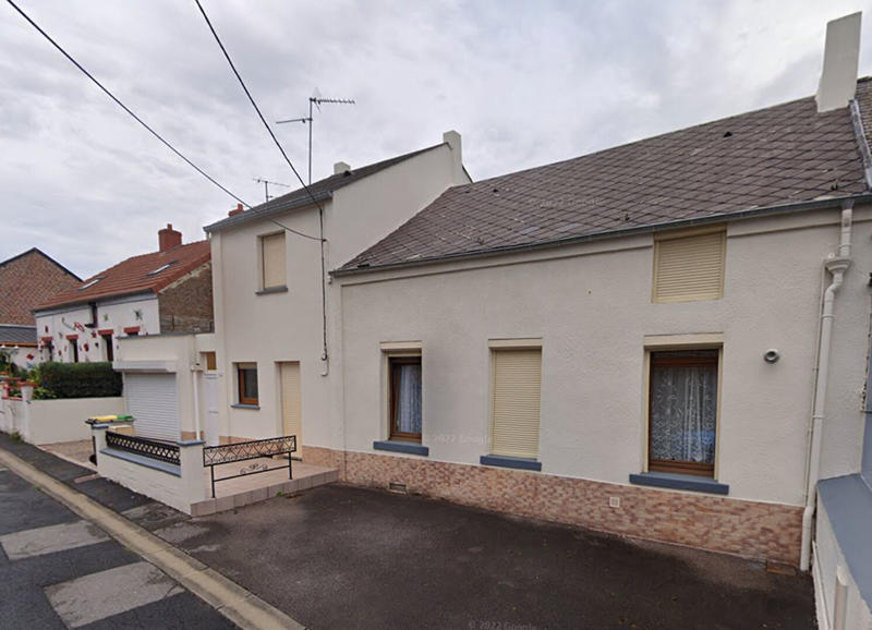 Maison - 240 m² - 10 pièces