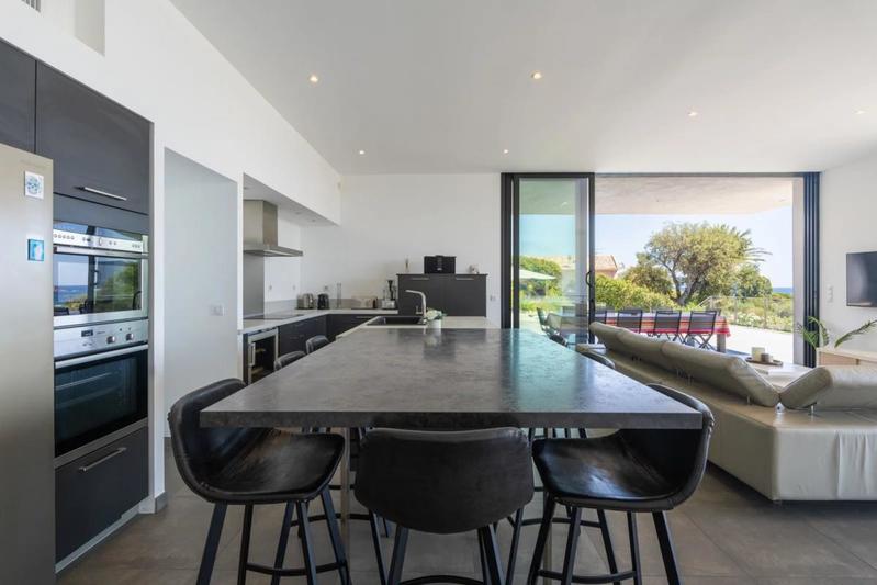 Maison - 167 m² - 8 pièces