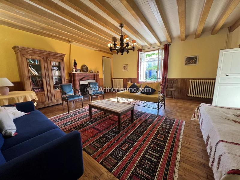 Maison - 259 m² - 7 pièces