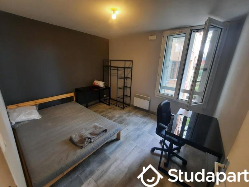 Chambre - 11 m² - 1 pièce