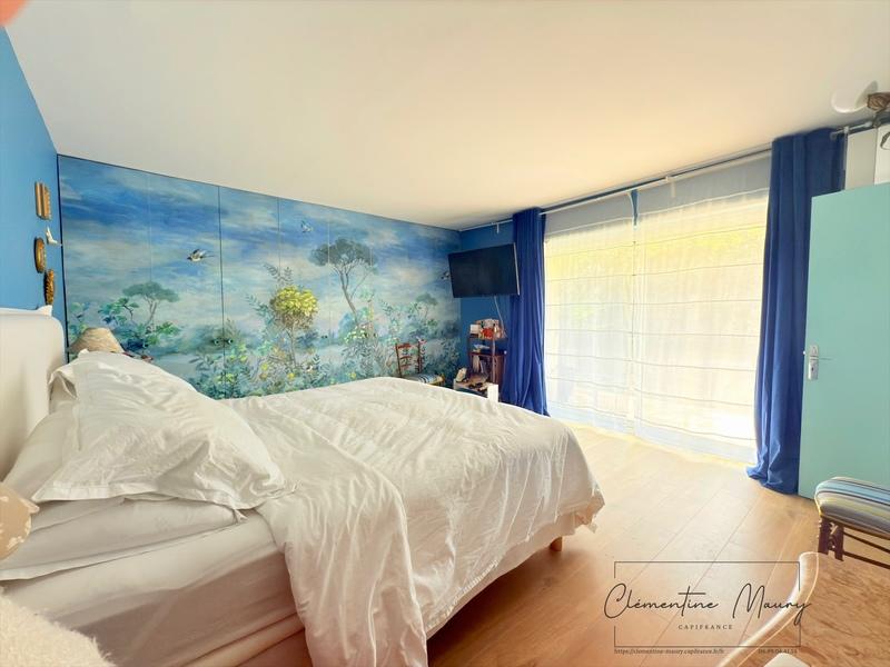 Maison - 254 m² - 9 pièces