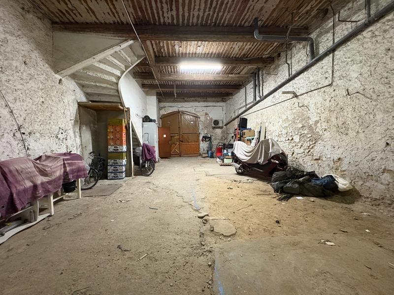 Immeuble - 134 m² - 7 pièces