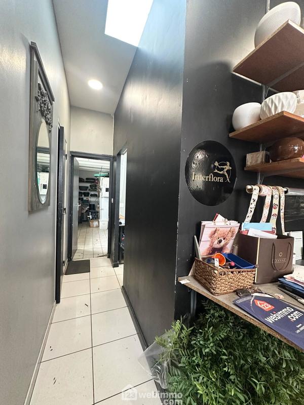 Local commercial - 89 m² - 3 pièces