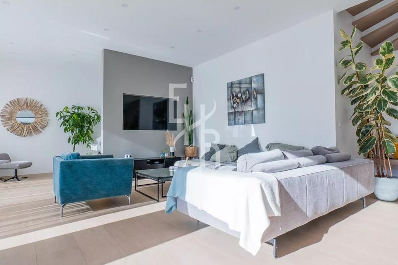 Villa - 245 m² - 5 pièces