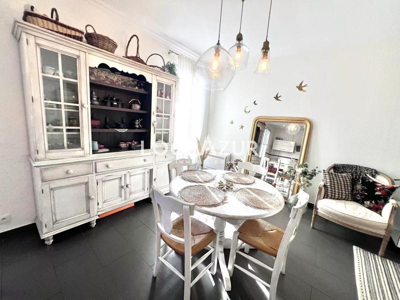 Appartement - 82 m² - 3 pièces