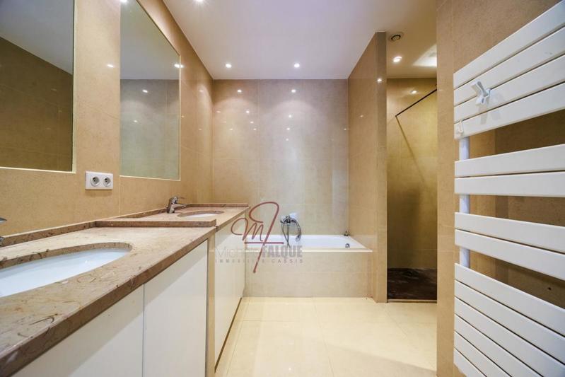 Villa - 245 m² - 5 pièces