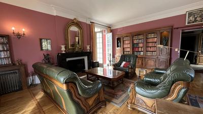 Maison - 300 m² - 8 pièces