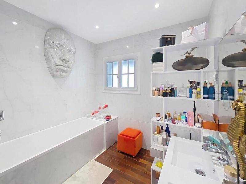 Villa - 172 m² - 6 pièces