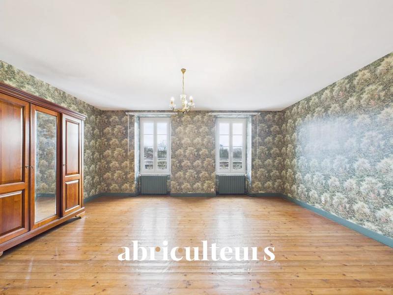 Maison - 350 m² - 10 pièces