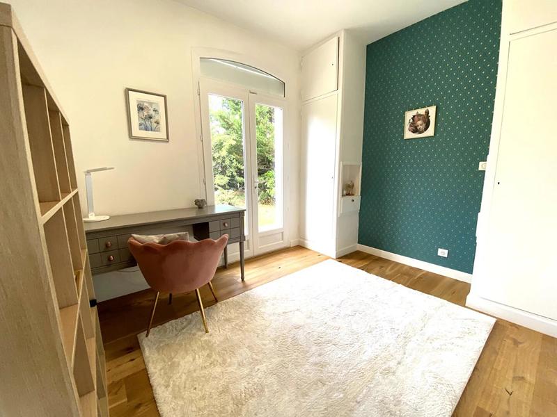 Maison - 305 m² - 6 pièces