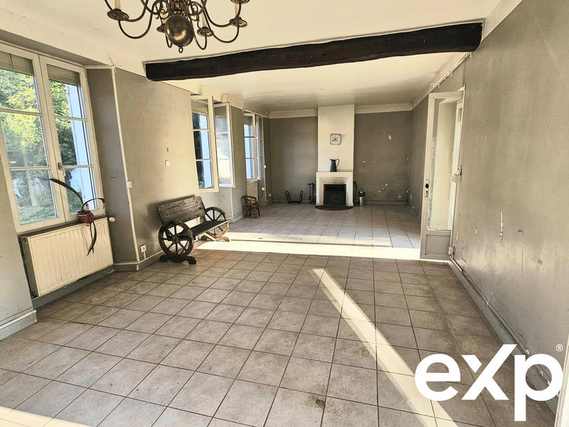 Maison - 243 m² - 9 pièces