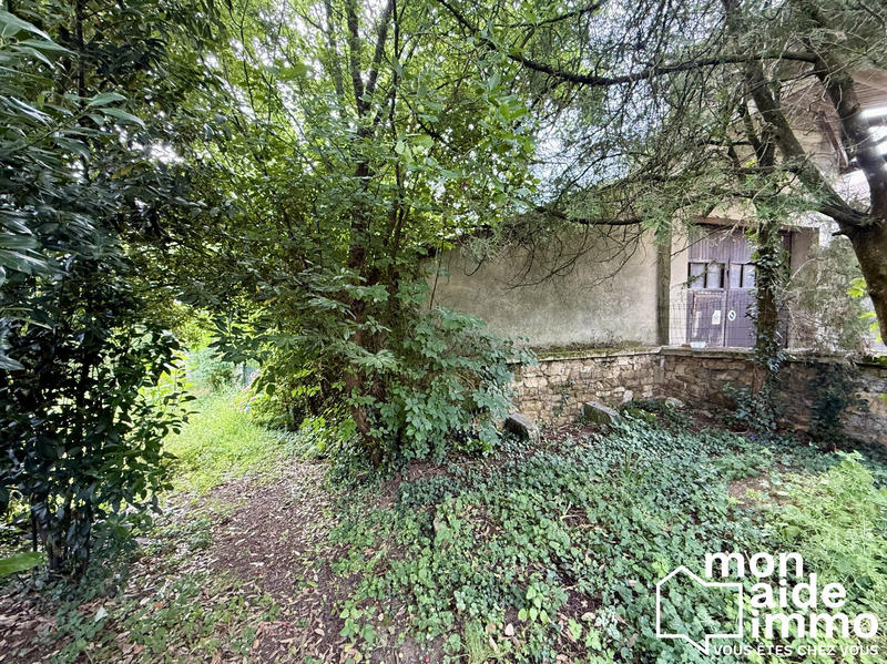 Maison - 300 m² - 12 pièces