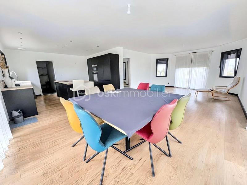 Maison - 140 m² - 5 pièces