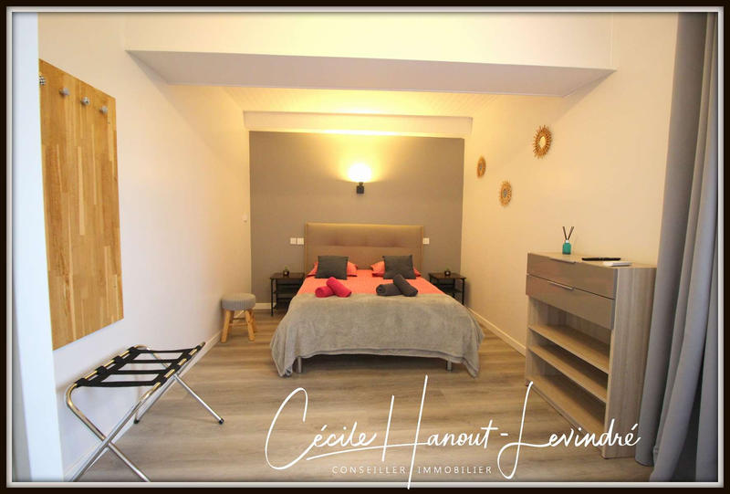 Maison - 355 m² - 17 pièces